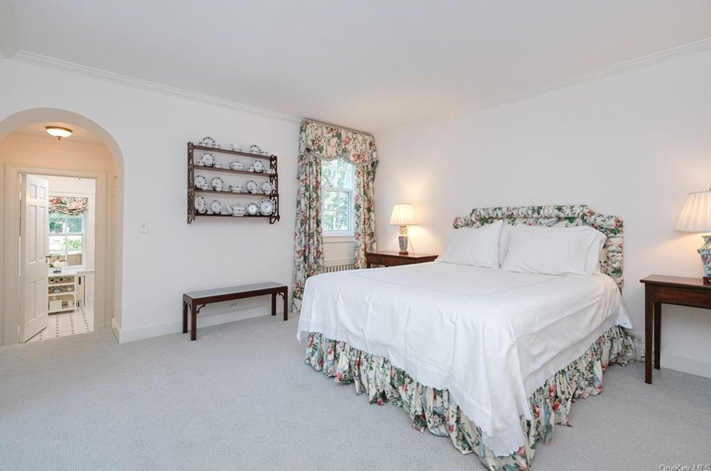 23 Warwick Rd, Yonkers NY 10708-5714 exterior