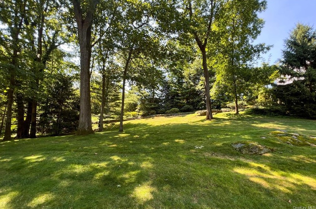 23 Warwick Rd, Yonkers NY 10708-5714 exterior