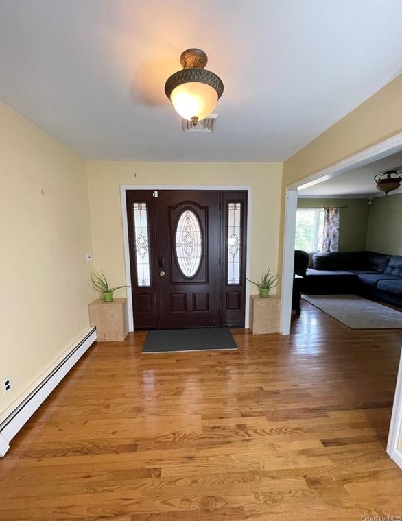 22 Loscerbo Ln, Newburgh, NY 12550-1059
