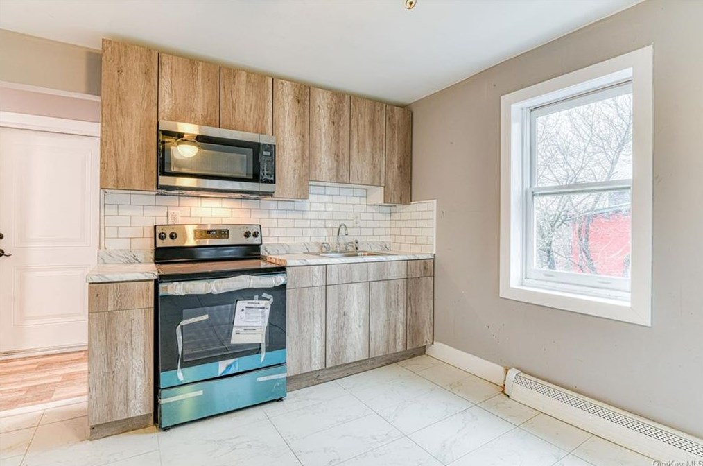 139 3rd St #3, Newburgh, NY 12550