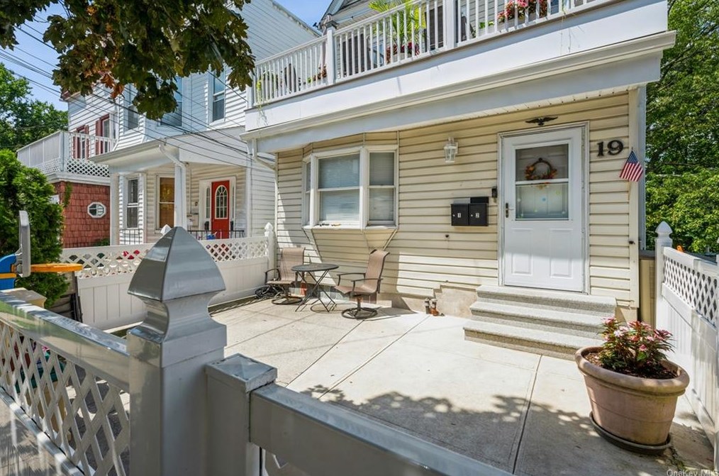 19 Hancock Ave, Yonkers, NY 10705-4630
