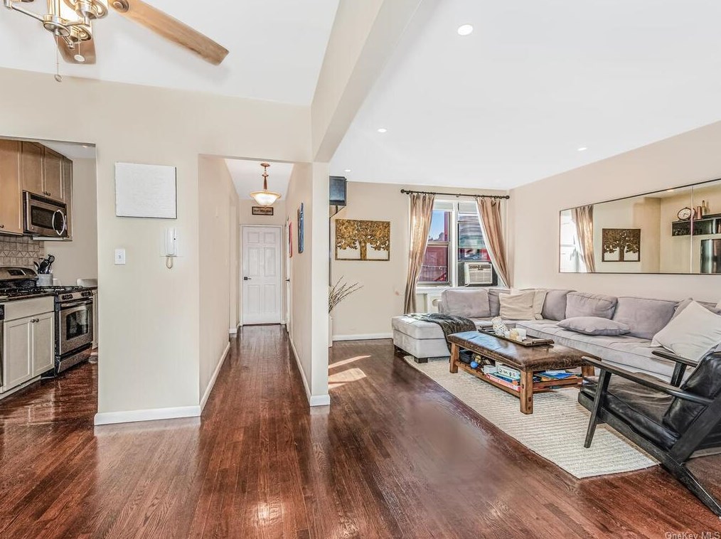 512 Kappock St Apt 3k, Bronx, NY
