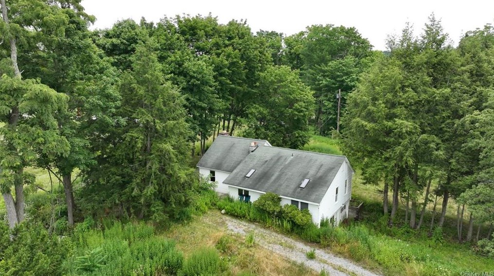 2649 Bilmar Blvd, Pleasant Valley, NY 12569-7637