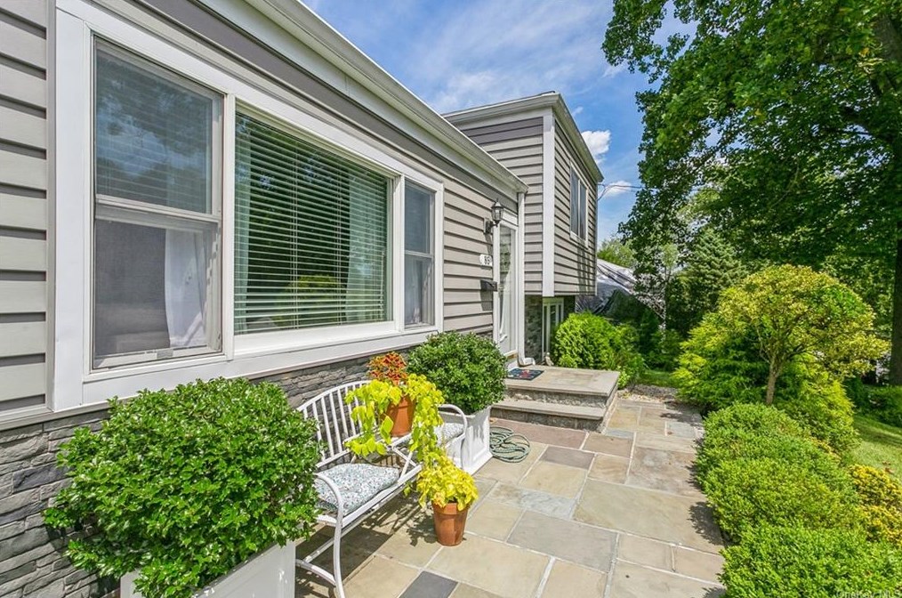 85 Alpine Rd, Yonkers, NY 10710-2022