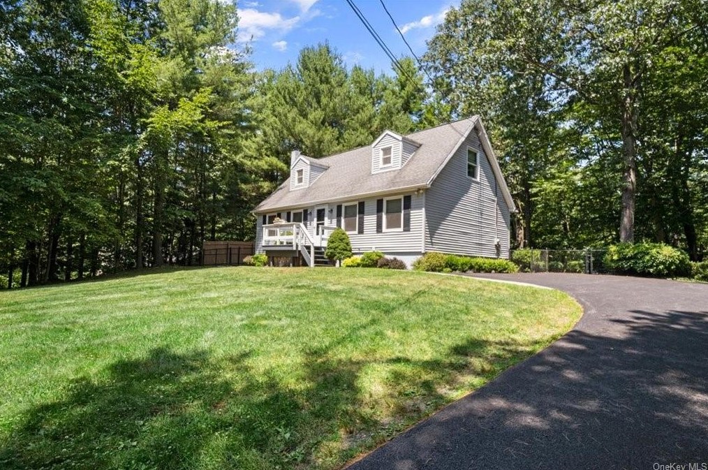453 Burlingham Rd, Bloomingburg, NY 12721-5045
