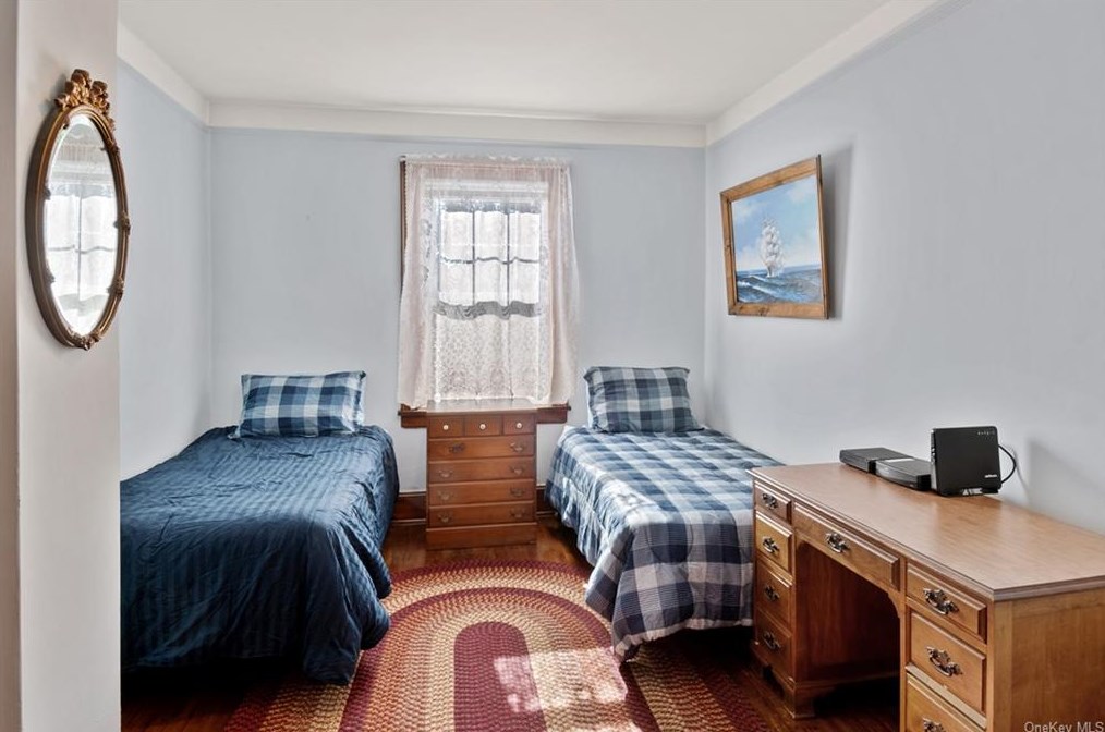 190 Crescent Pl, Yonkers NY 10704-1603 exterior