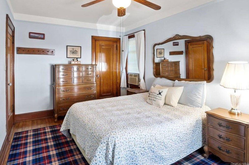 190 Crescent Pl, Yonkers NY 10704-1603 exterior