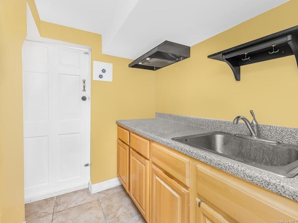 165 Hillview Ave, Yonkers NY 10704-3544 exterior