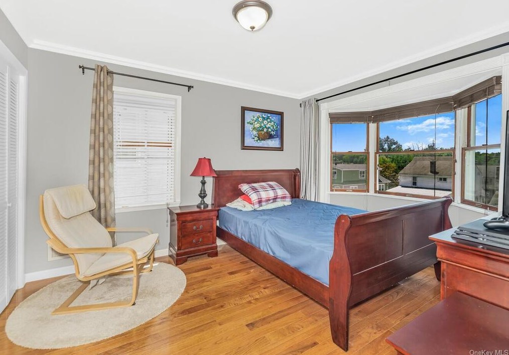 165 Hillview Ave, Yonkers NY 10704-3544 exterior