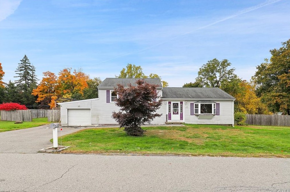 15 Parker Dr, Mahopac, NY 10541