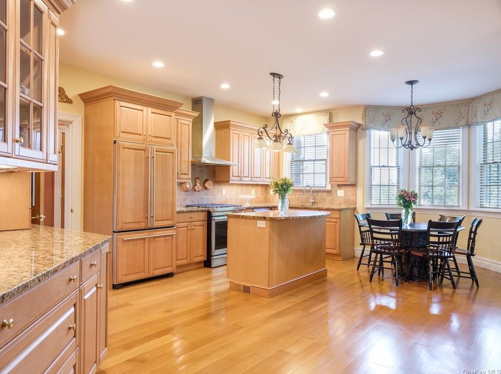 126 Durst Pl, Yonkers NY 10704-1840 exterior