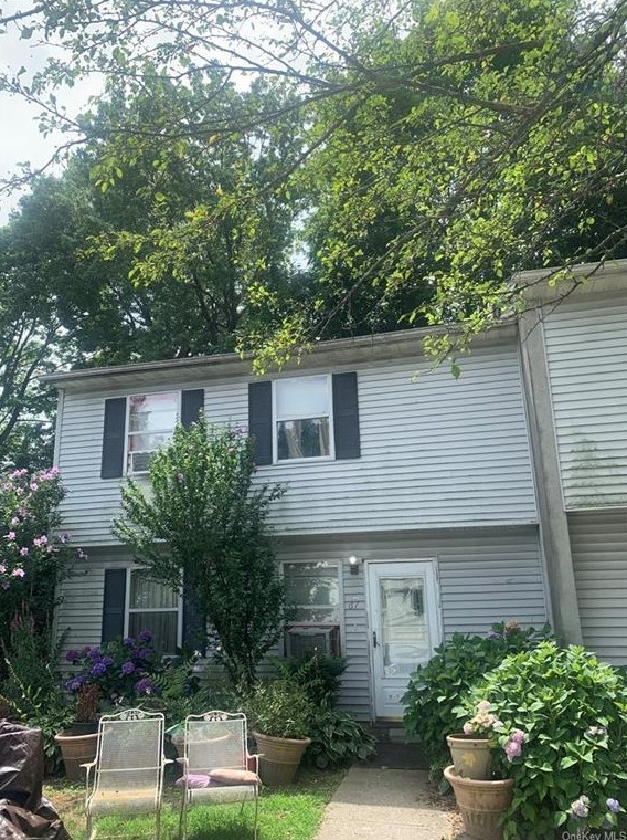 67 Bethune Blvd, Chestnut Ridge, NY 10977-5195