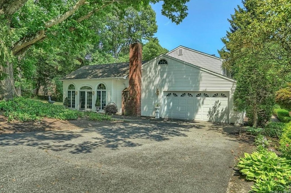38 Hickory Dr, Camp Bell Hall, NY 10916
