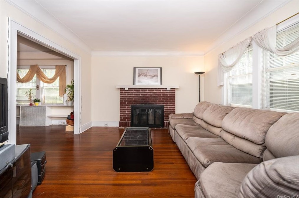 514 Mile Square Rd, Yonkers NY  10701-6331 exterior