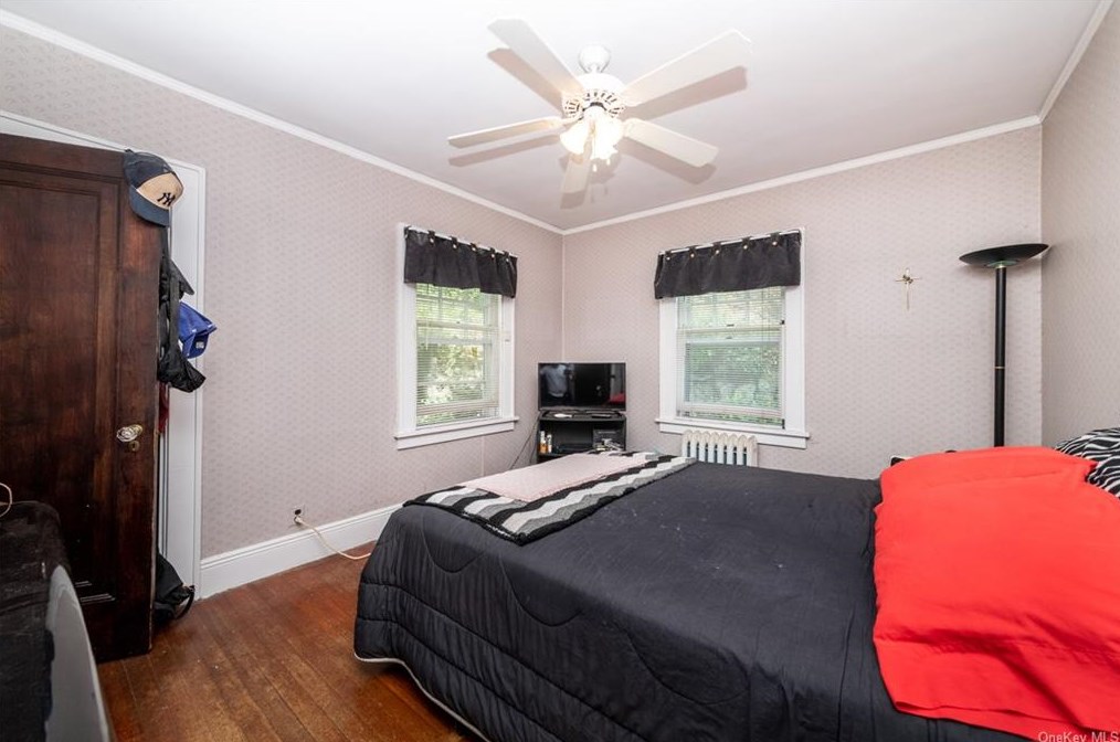 514 Mile Square Rd, Yonkers NY 10704-1936 exterior