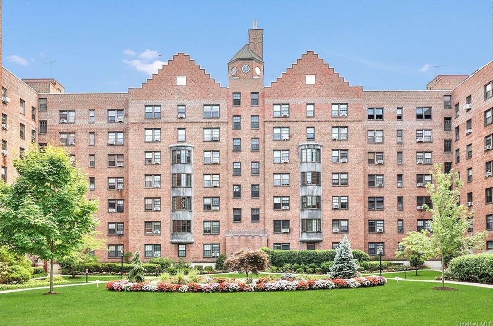 192 Garth Rd #4o, Scarsdale, NY 10583