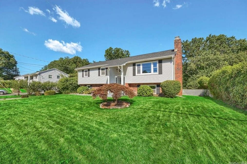 109 Salem Rd, Fishkill, NY 12524