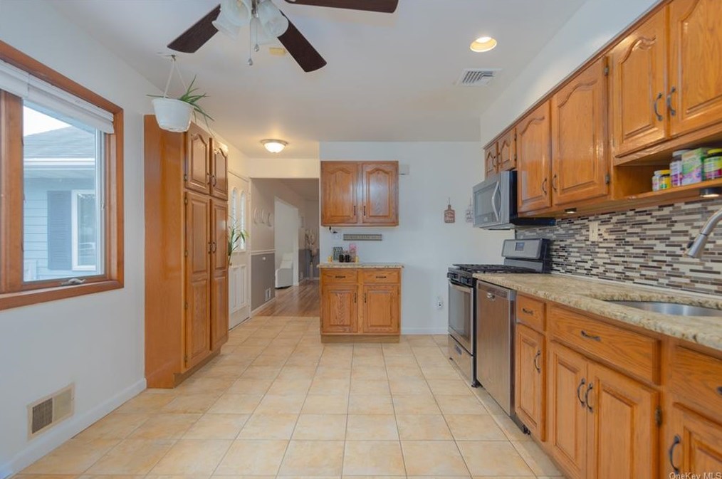 31 Knox St, West Haverstraw NY  10993-1237 exterior