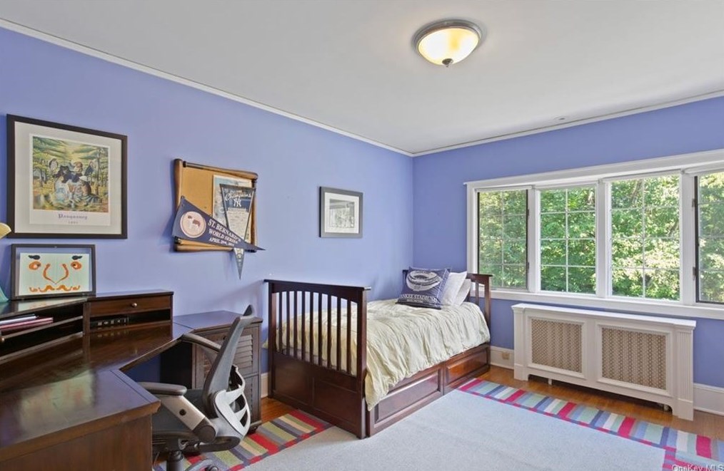 51 Palisade Rd, Rye NY  10580-3828 exterior