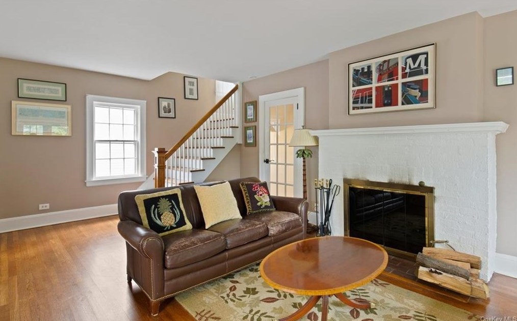 51 Palisade Rd, Rye NY  10580-3828 exterior