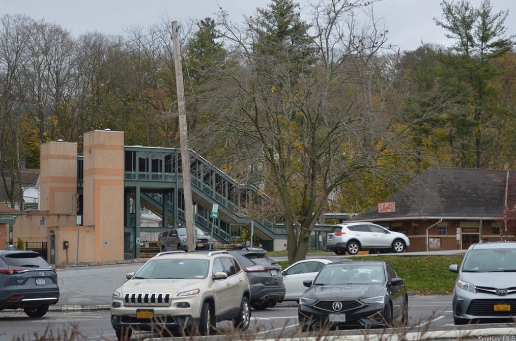 50 Barker St, Mount Kisco NY  10549-1708 exterior