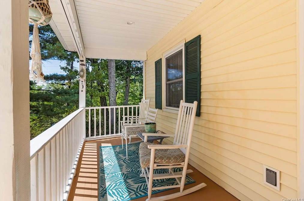 34 Upland Dr, Garrison, NY 10524-3225