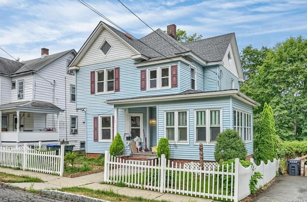 91 Walnut St, Walden, NY 12586