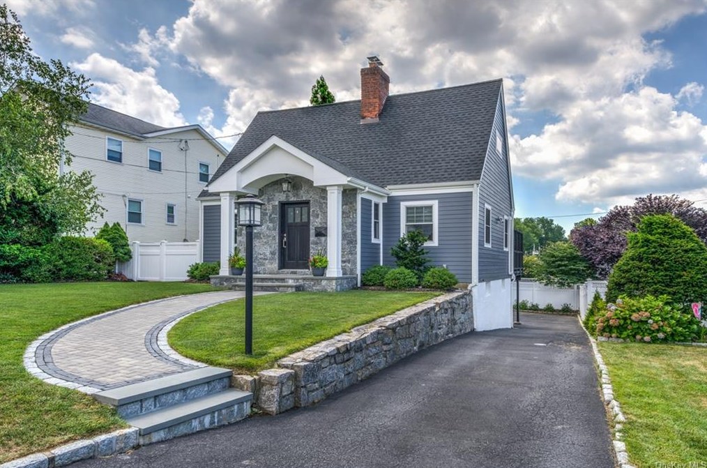 5 Leslie Rd, Yonkers, NY 10709-1422