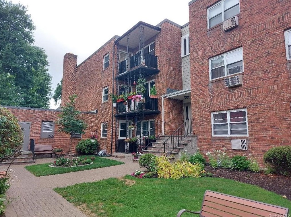 152 B N Broadway #1e, White Plains, NY 10603