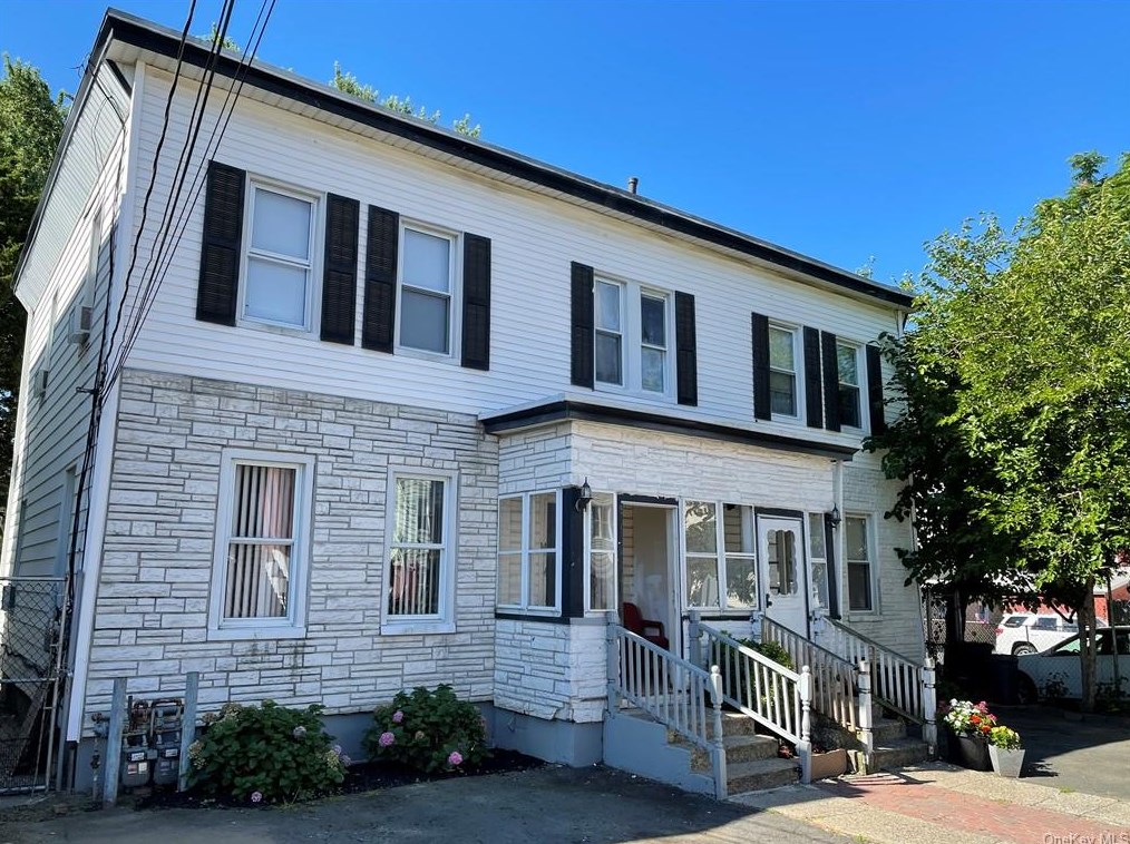 12 Clinton St, Haverstraw, NY 10927-1608