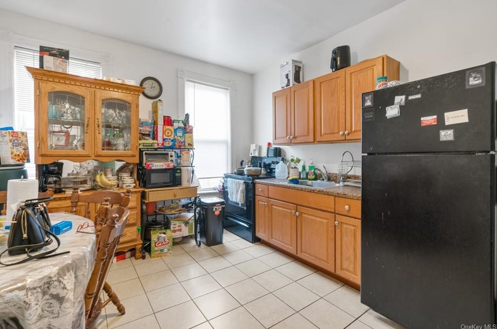 11 Benkard Ave, Newburgh NY  12550-5804 exterior