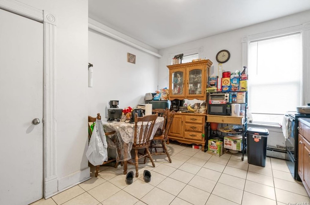 11 Benkard Ave, Newburgh NY  12550-5804 exterior