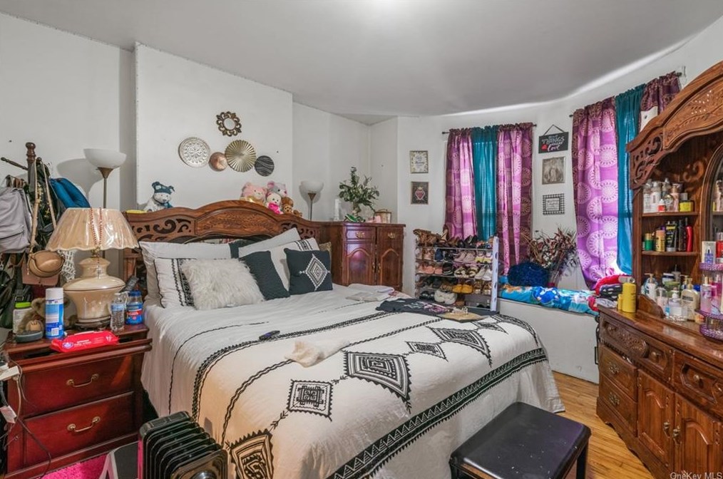 11 Benkard Ave, Newburgh NY  12550-5804 exterior