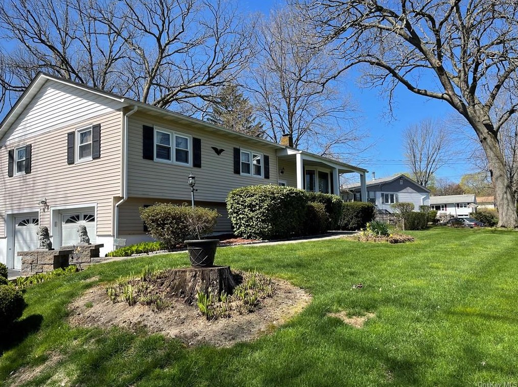 11 Cannon Dr, Newburgh, NY 12553-5605