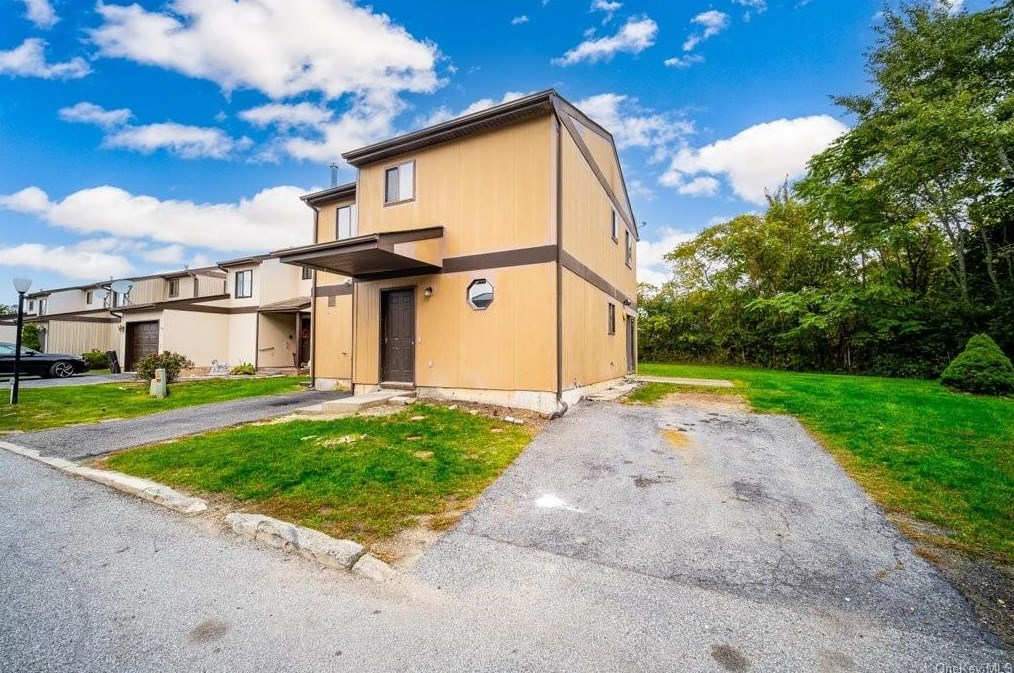 9 Grosvenor Mews, Middletown, NY 10940