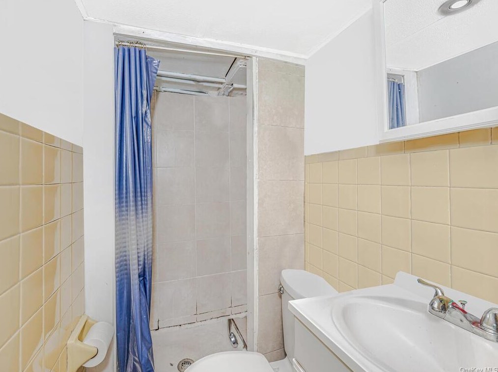 62 Pne St, Yonkers NY 10706-3922 exterior