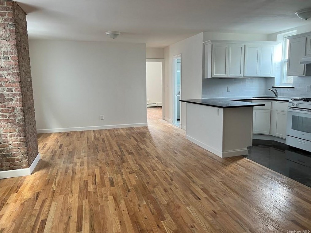 2419 E Tremont Ave, Bronx, NY 10461