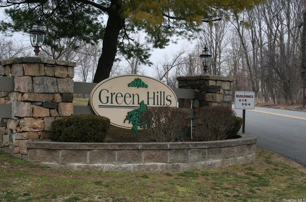 8 Millholland Dr Unit A, Fishkill, NY