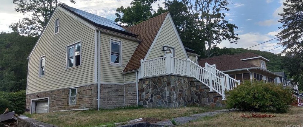 29 West St, Highland Falls, NY 10928