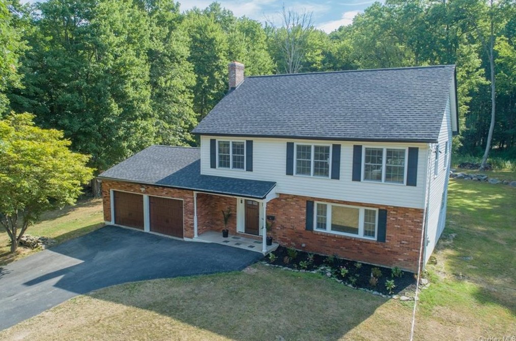 150 Sycamore Dr, Newburgh, NY 12553-5985
