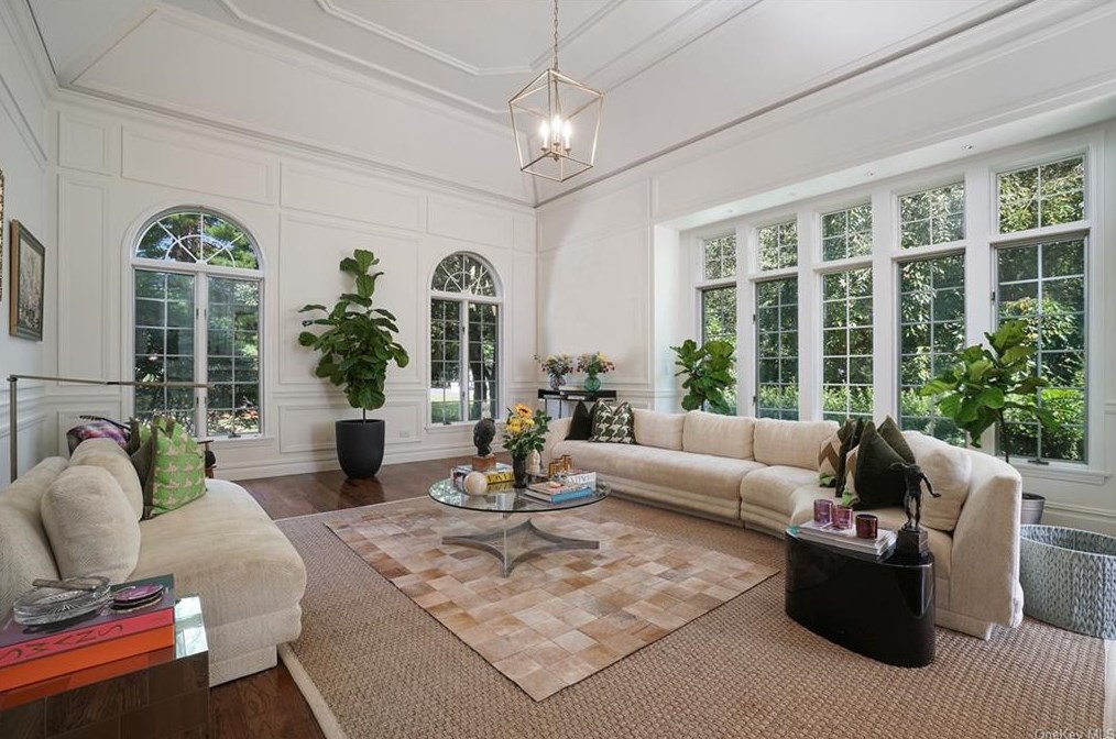 15 Lakeside Dr, Rye NY  10580-1853 exterior