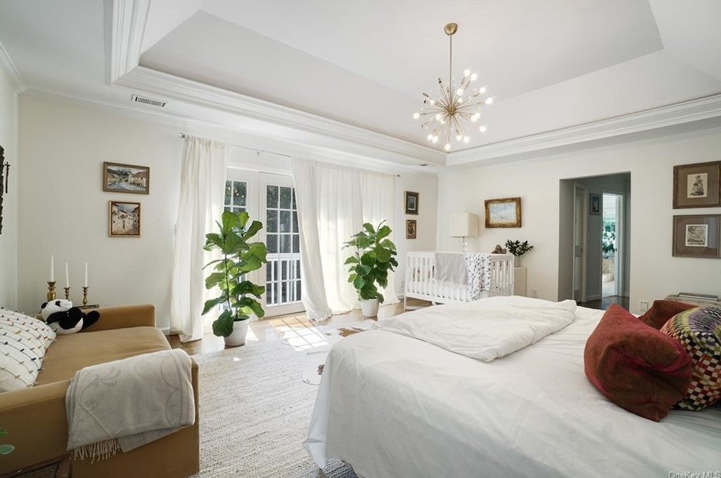 15 Lakeside Dr, Rye NY  10580-1853 exterior