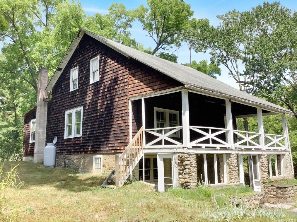 20 Larson Rd, Bloomingburg, NY 12721