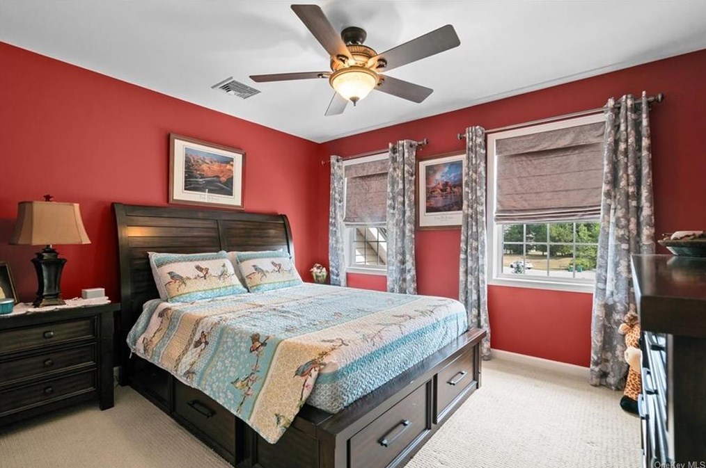 10 Vlg Ct, East Fishkill NY  12533-8120 exterior