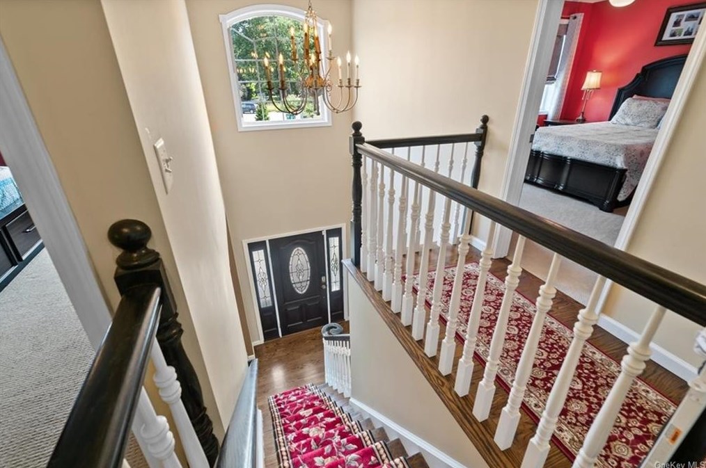 10 Vlg Ct, East Fishkill NY  12533-8120 exterior