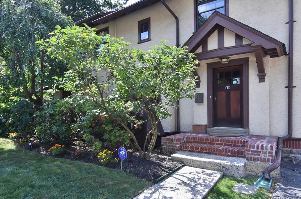 8 Marshall Rd, Yonkers, NY 10705