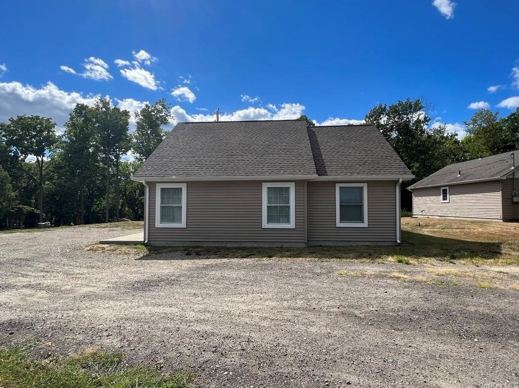 7 Dallis Ln, Fishkill, NY 12524