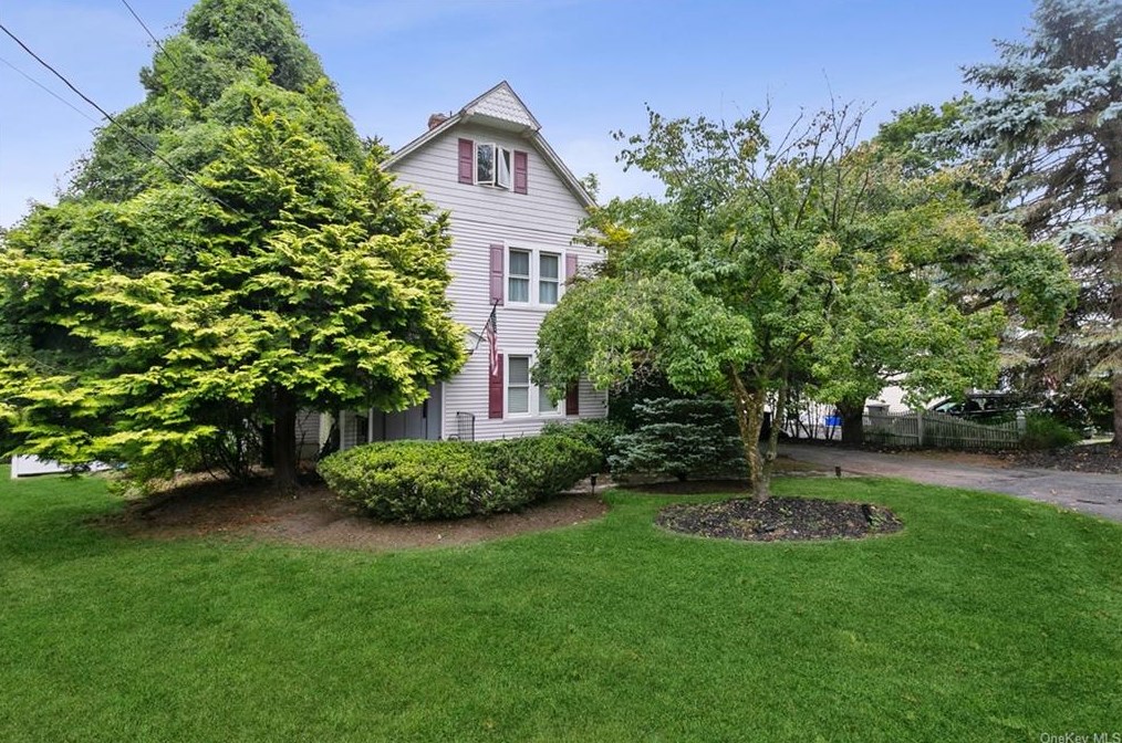 69 Central Ave, Tappan, NY 10983-1902