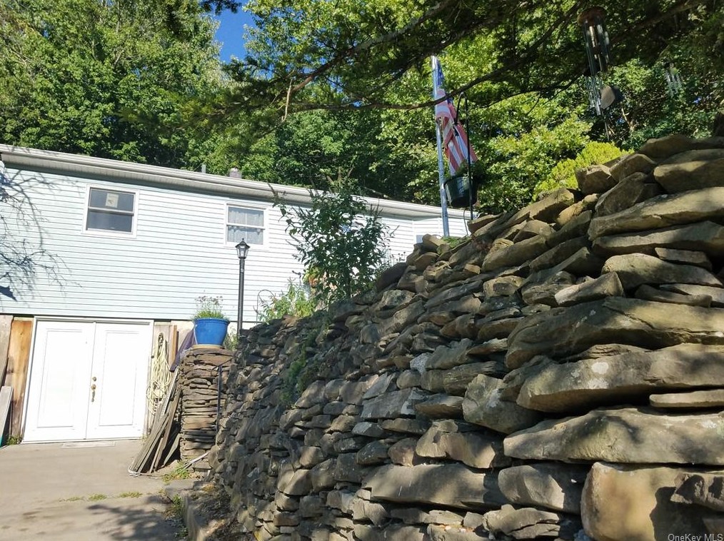 88 Duelk Ave, Monroe, NY 10950-2024