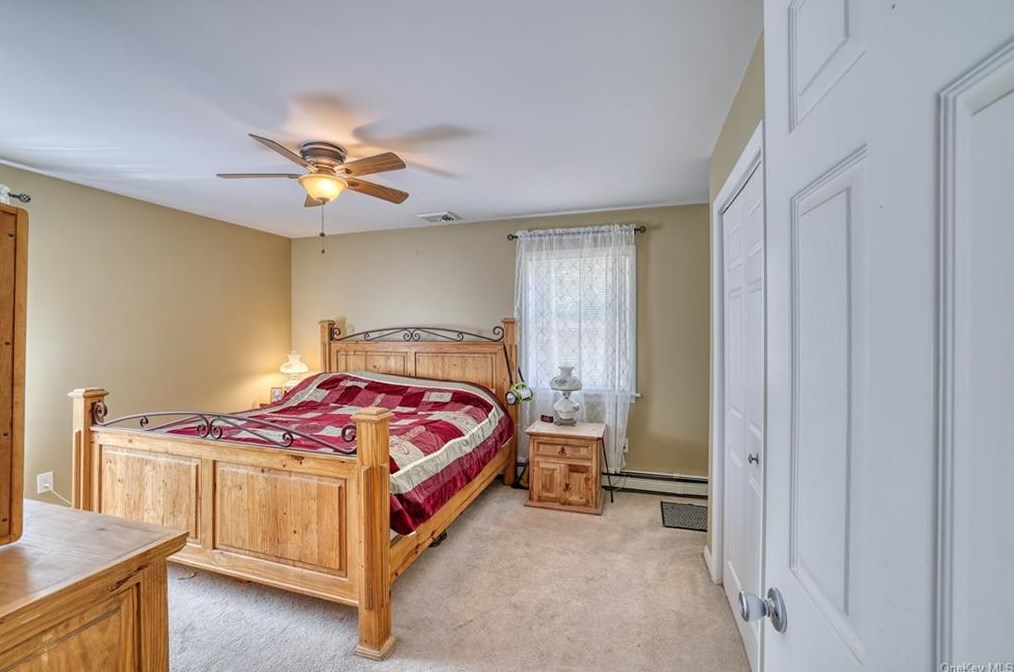 38 Sedgewick Rd, Poughkeepsie NY 12603-6300 exterior